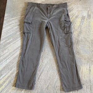 L.L. Bean BeanFlex Standard Fit cargo Pants outdoor work gray pants 42 X 34